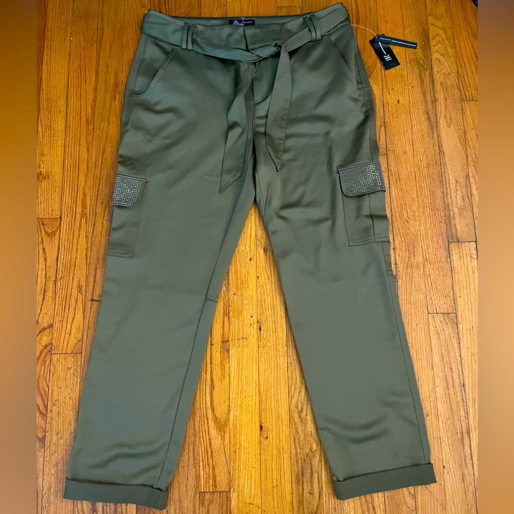 *New* Inc International Concept Women’s Cargo Pants